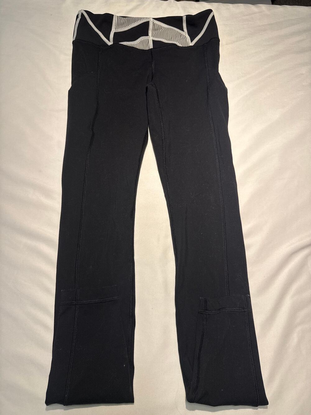 Lululemon Black Leggings Size 4 Zip Pocket Black White Geometric Band